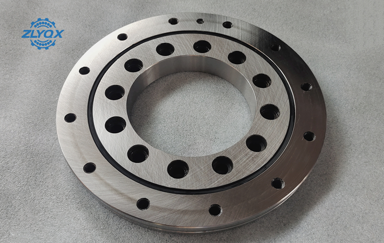 交叉滾子軸承晃動的原因及解決方法